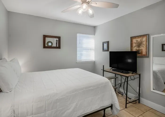 Apartment Sea Breeze 203 By Collection *