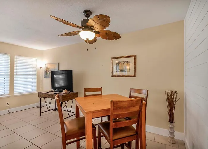 Sea Breeze 203 By Collection Apartment *